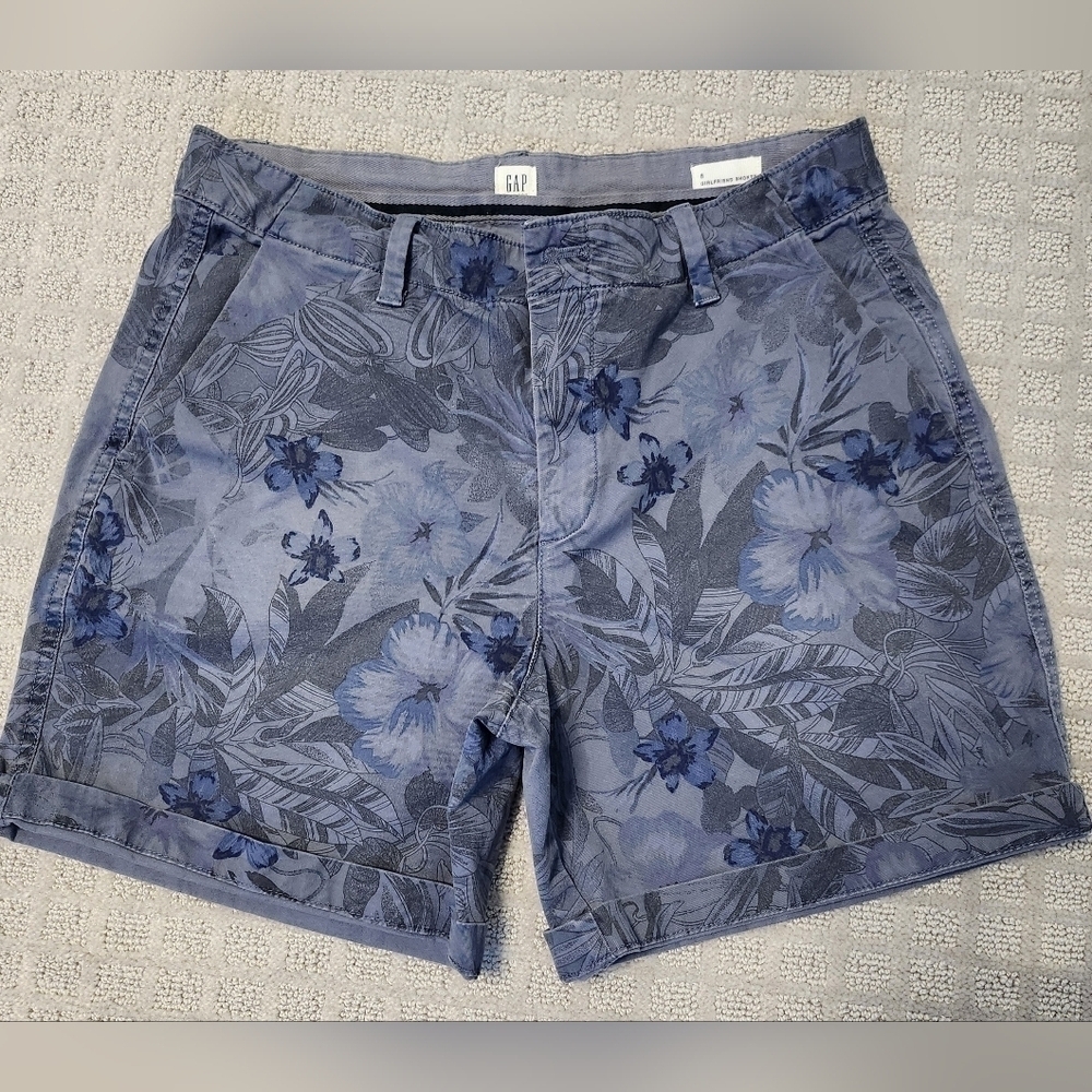 ❤️ 3 For 15 Gap blue petite girlfriend shorts with hibiscus print size 8